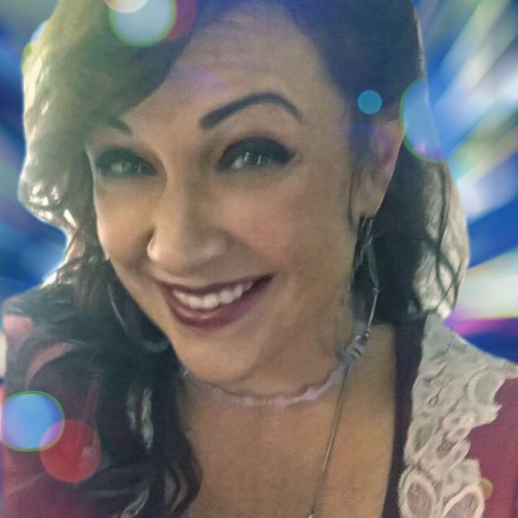 Meet your Posher, Kelly - Picture 7 of 8